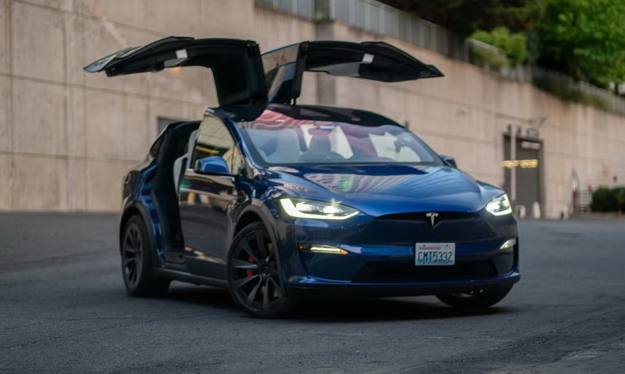 Tesla Model X 2024